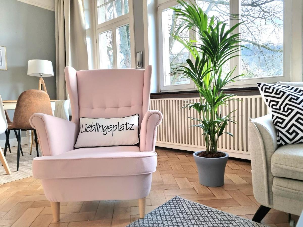 Charysma - Jugendstil Trifft Moderne, Schlafzimmer Mit Smart-Tv, Tischfussball, Darts, Parkplatz Hamelin Exterior photo