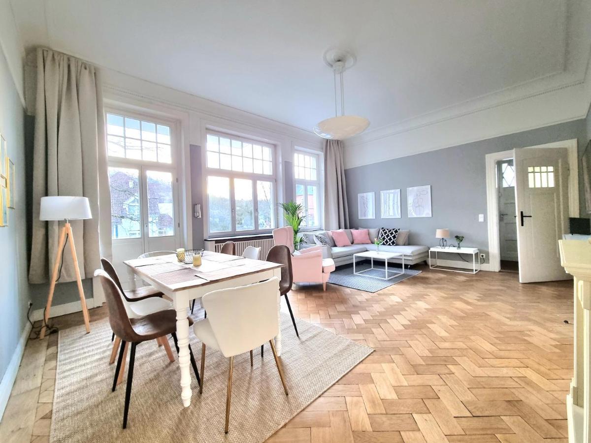 Charysma - Jugendstil Trifft Moderne, Schlafzimmer Mit Smart-Tv, Tischfussball, Darts, Parkplatz Hamelin Exterior photo
