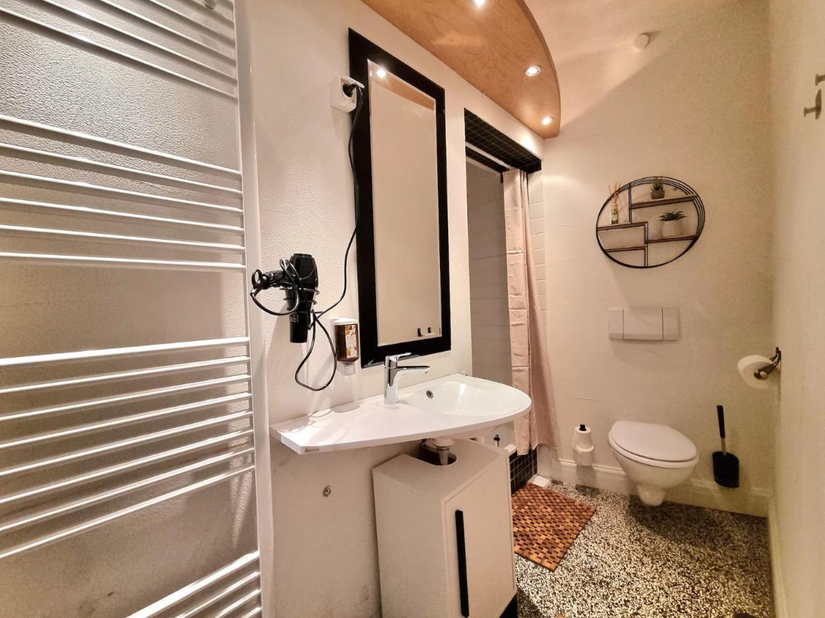 Charysma - Jugendstil Trifft Moderne, Schlafzimmer Mit Smart-Tv, Tischfussball, Darts, Parkplatz Hamelin Exterior photo