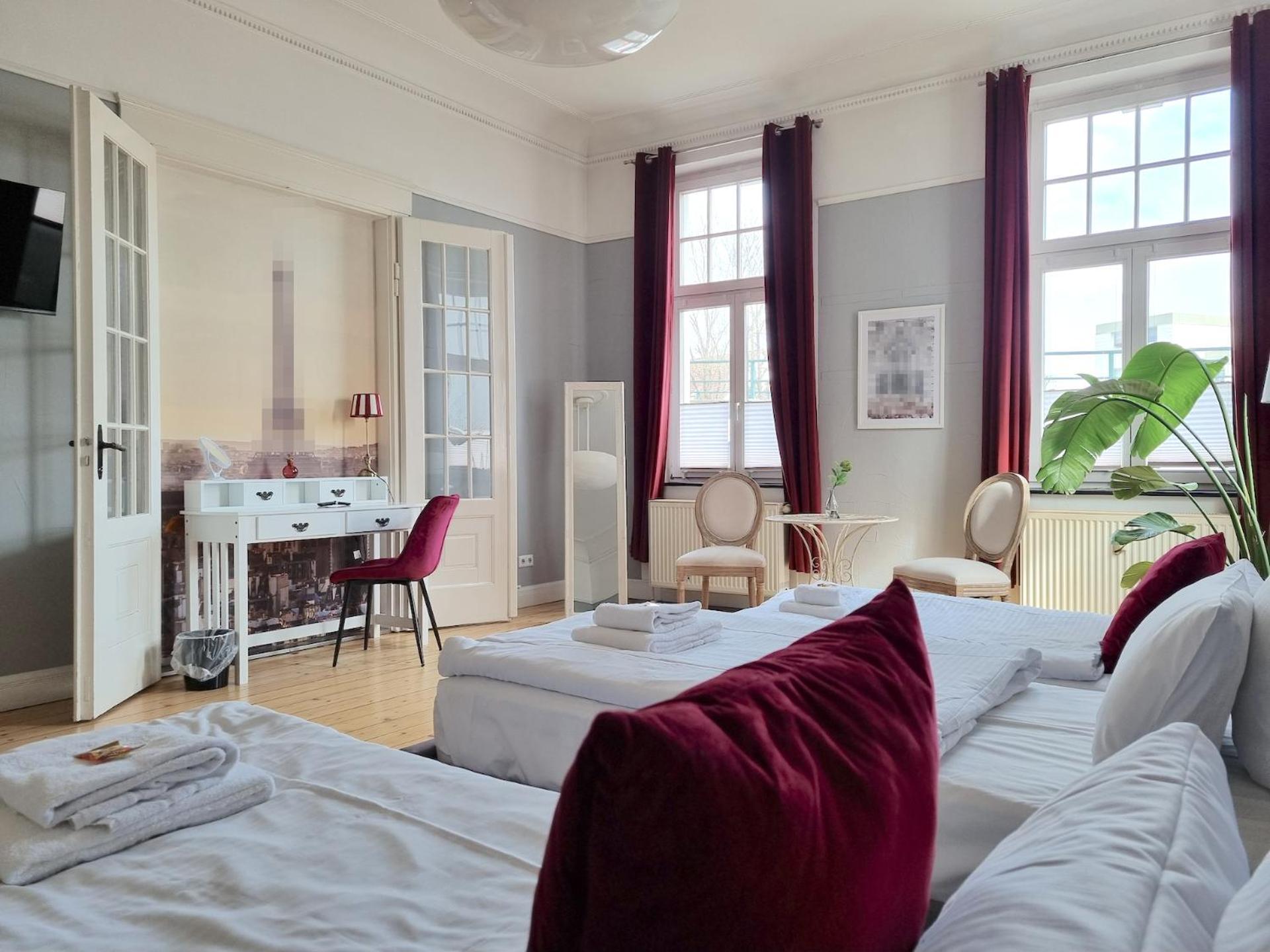 Charysma - Jugendstil Trifft Moderne, Schlafzimmer Mit Smart-Tv, Tischfussball, Darts, Parkplatz Hamelin Exterior photo