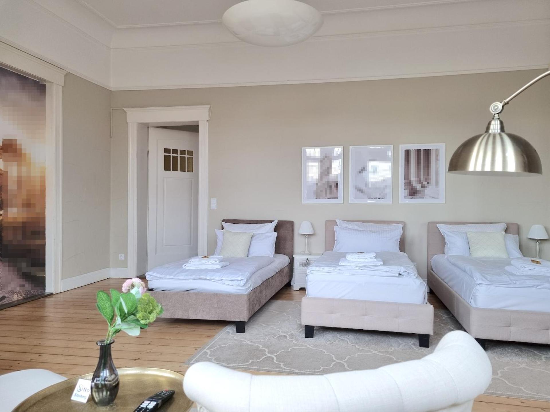 Charysma - Jugendstil Trifft Moderne, Schlafzimmer Mit Smart-Tv, Tischfussball, Darts, Parkplatz Hamelin Exterior photo
