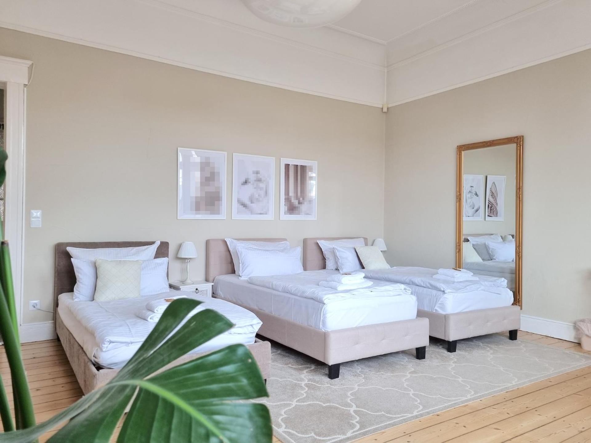 Charysma - Jugendstil Trifft Moderne, Schlafzimmer Mit Smart-Tv, Tischfussball, Darts, Parkplatz Hamelin Exterior photo